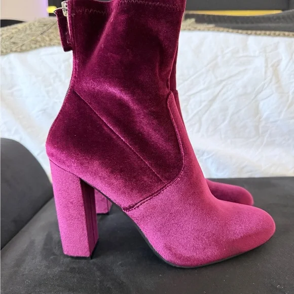 Steve Madden Velvet Ankle Boots Wine Red - Picture 4 of 5